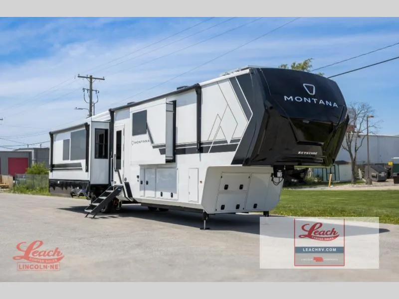 2026 Keystone RV Montana 3900RK - Photo 2