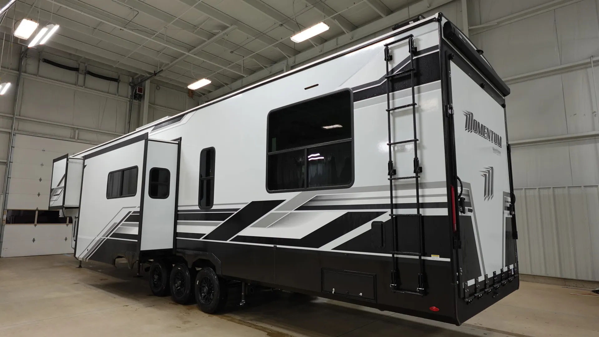 2026 Grand Design Momentum G-Class 394G - Photo 4
