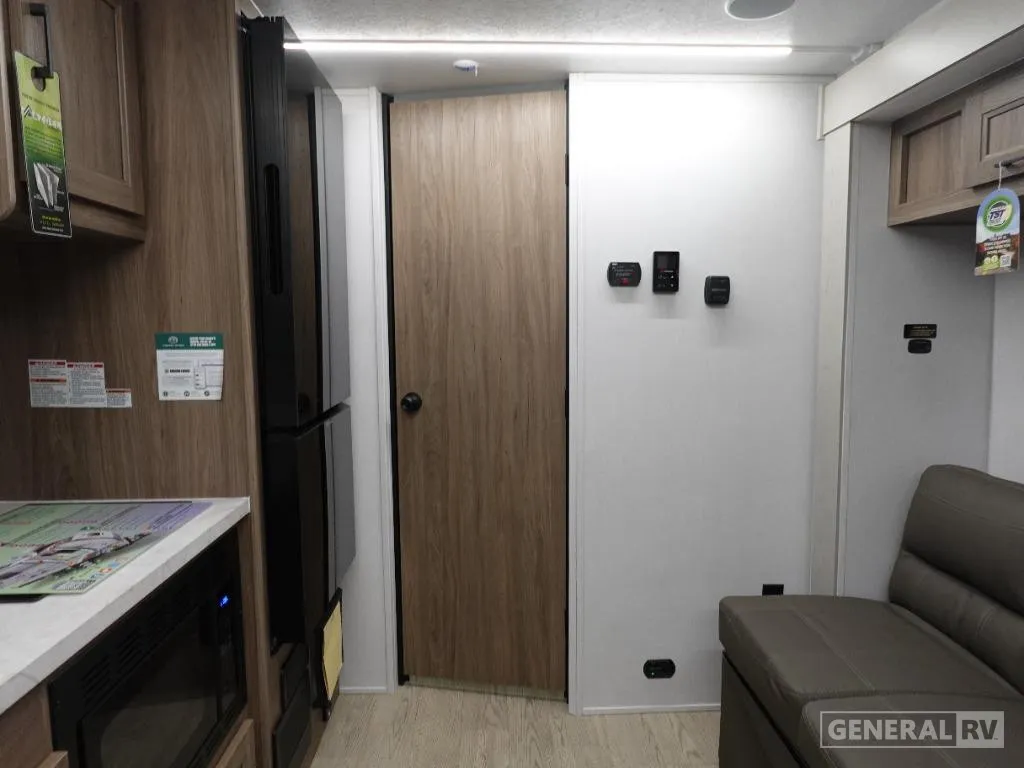 2026 Coachmen Freedom Express Select 18SE - Photo 3