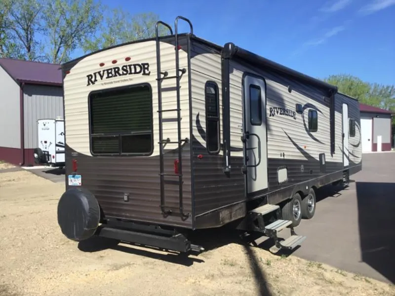 2017 Riverside Riverside 32RLS - Photo 4