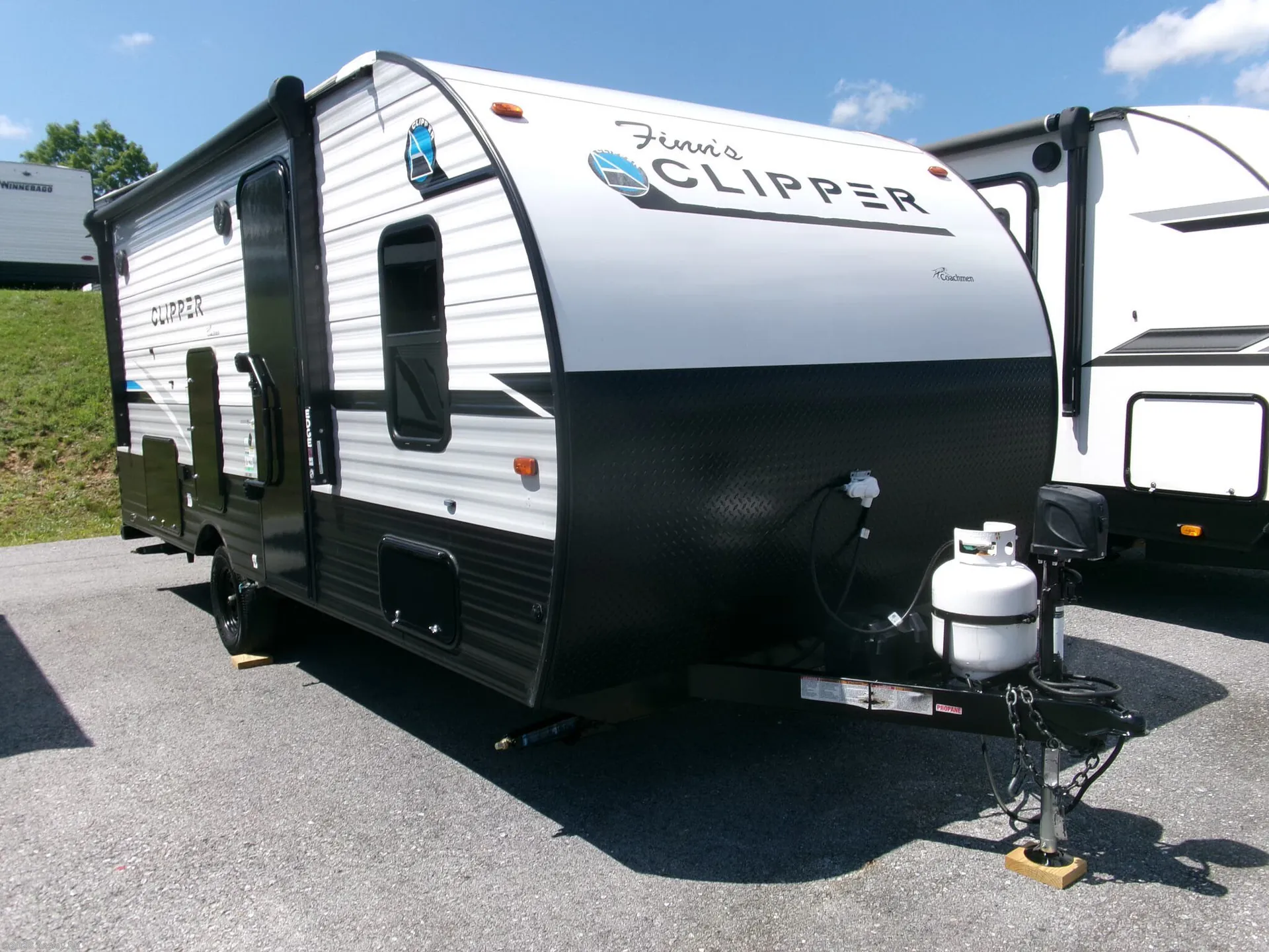 2022 Coachmen Clipper 182DBU - Photo 2