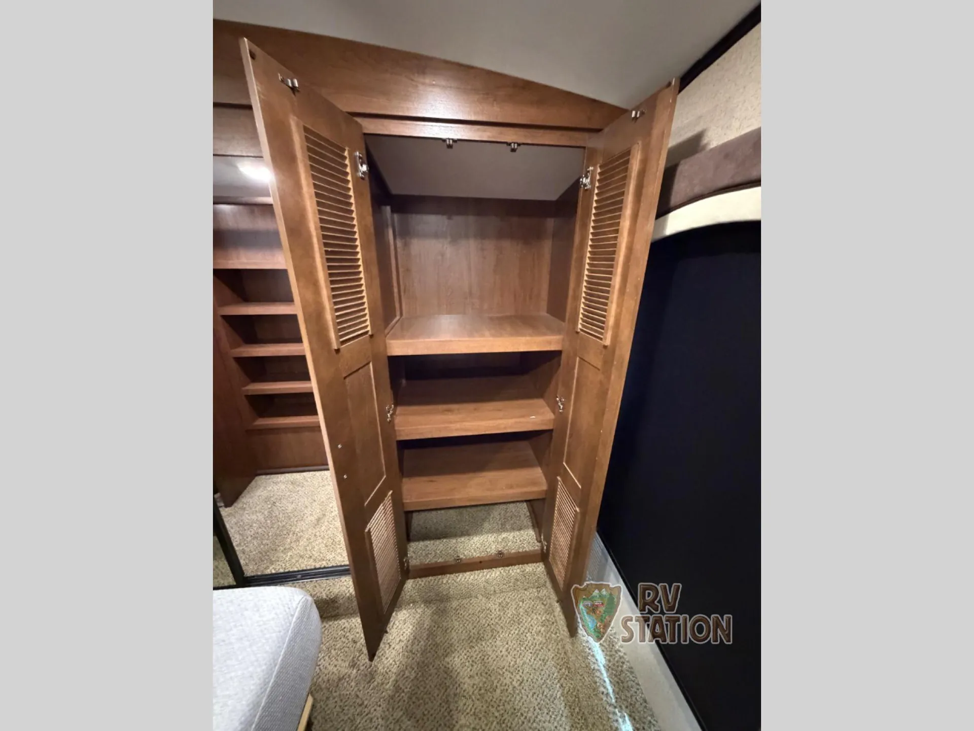 2016 Jayco North Point 377RLBH - Photo 4
