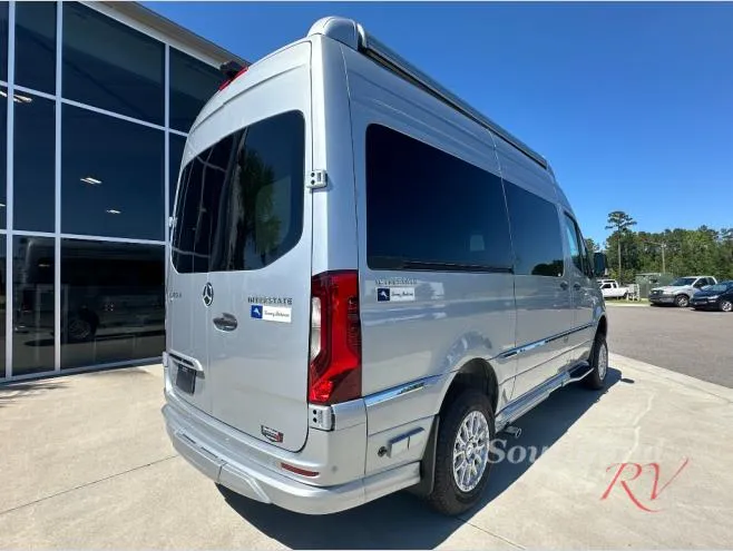 2026 Airstream INTERSTATE 19 Tommy Bahama - Photo 4