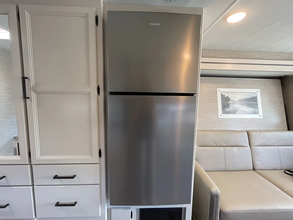 2023 Thor Motor Coach Vegas 24.3, Photos photo 8