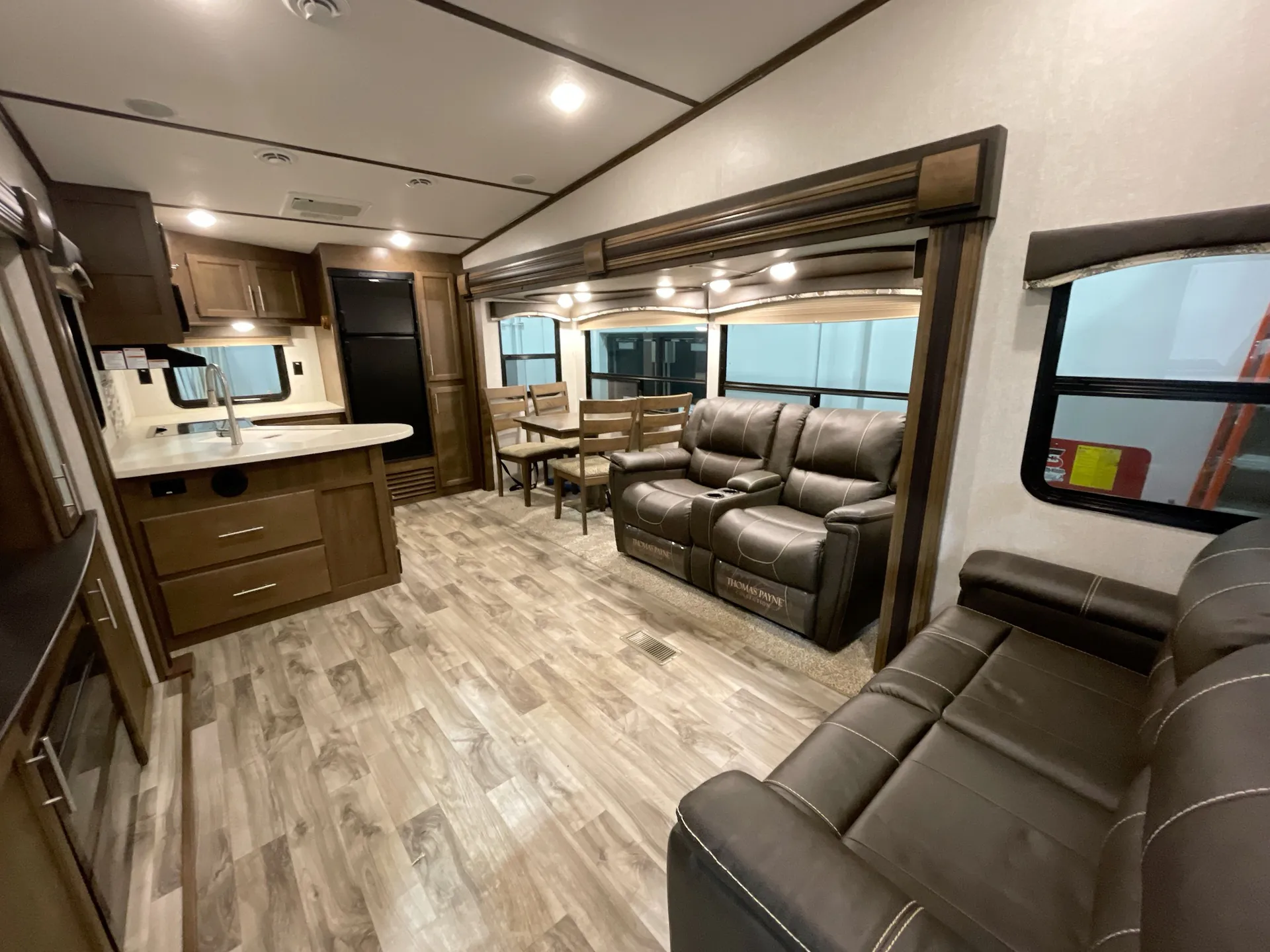 2018 Keystone Cougar Half-Ton 29RKS — living area main