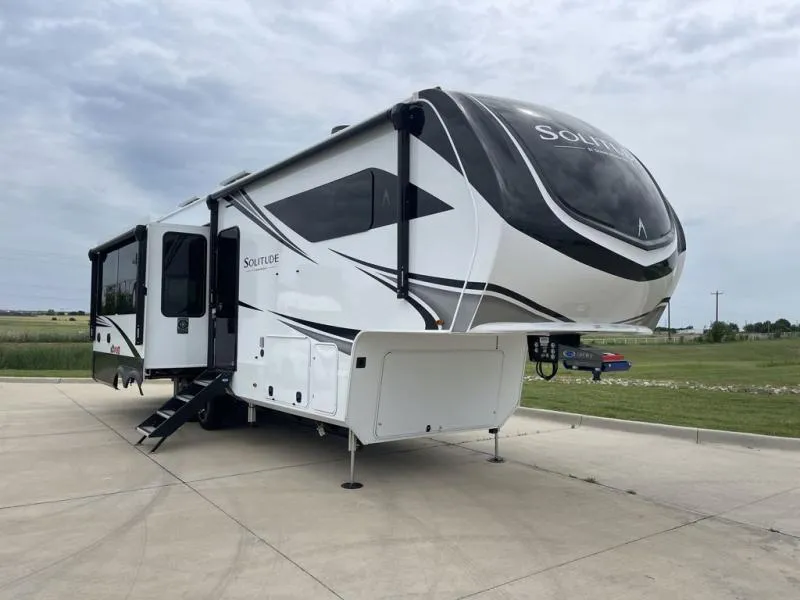 2026 Grand Design Solitude 310GK - Photo 3
