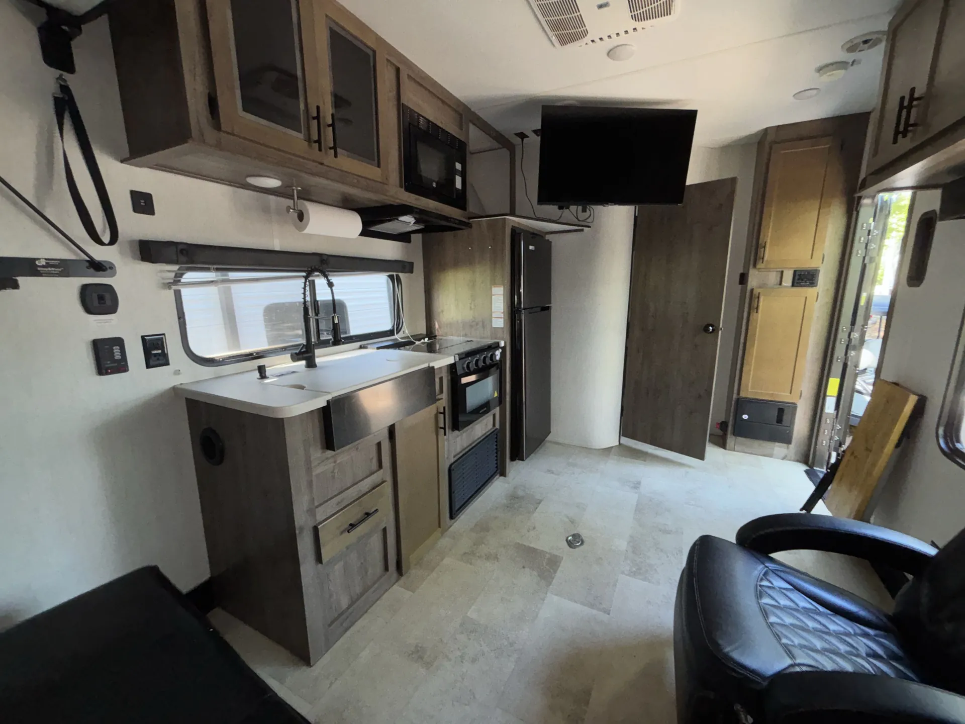 2021 Forest River Vengeance Rogue 25V — living area main