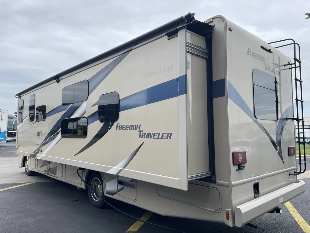 2022 Thor Motor Coach Freedom Traveler A32, Photos photo 6