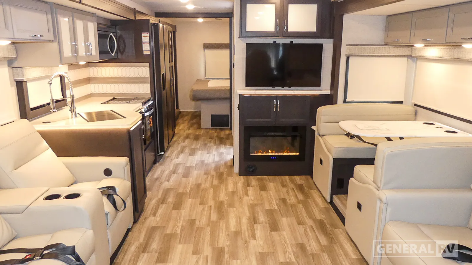 2026 Thor Motor Coach Luminate CC35 - Photo 3