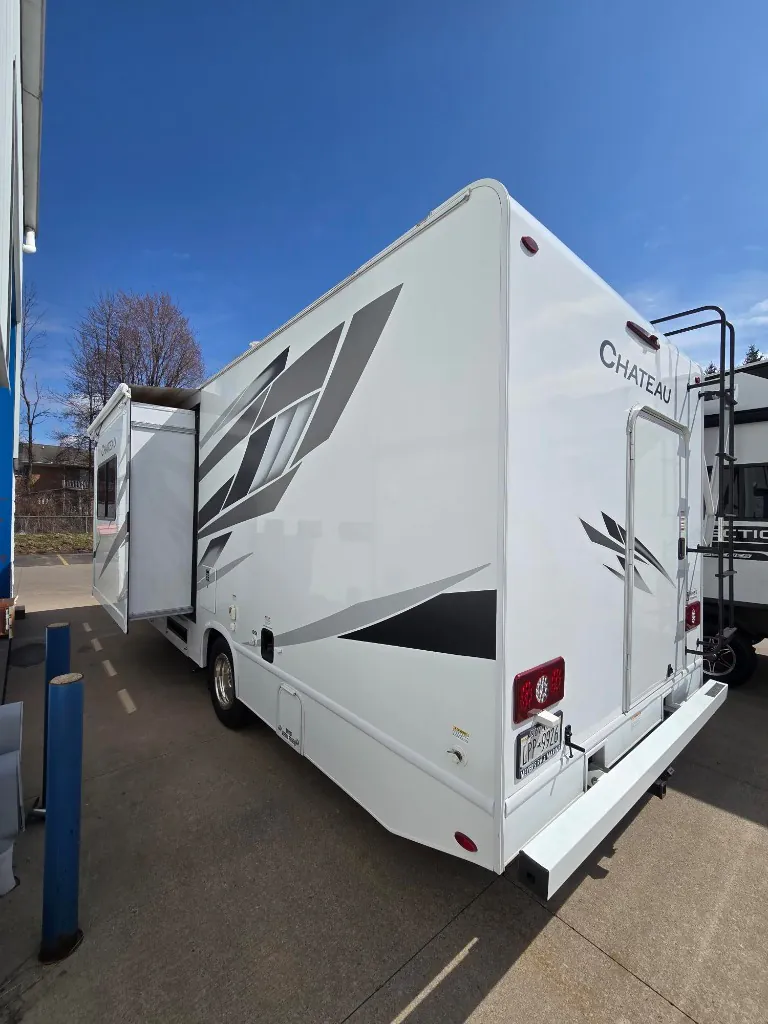 2024 Thor Motor Coach Chateau 26X - Photo 4