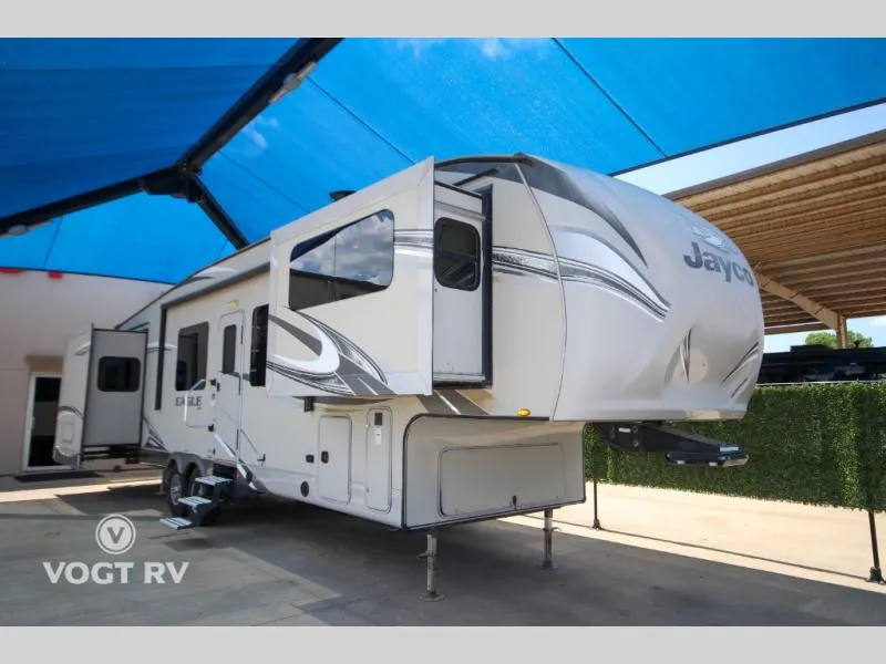2017 Jayco Eagle 339FLQS - Photo 2