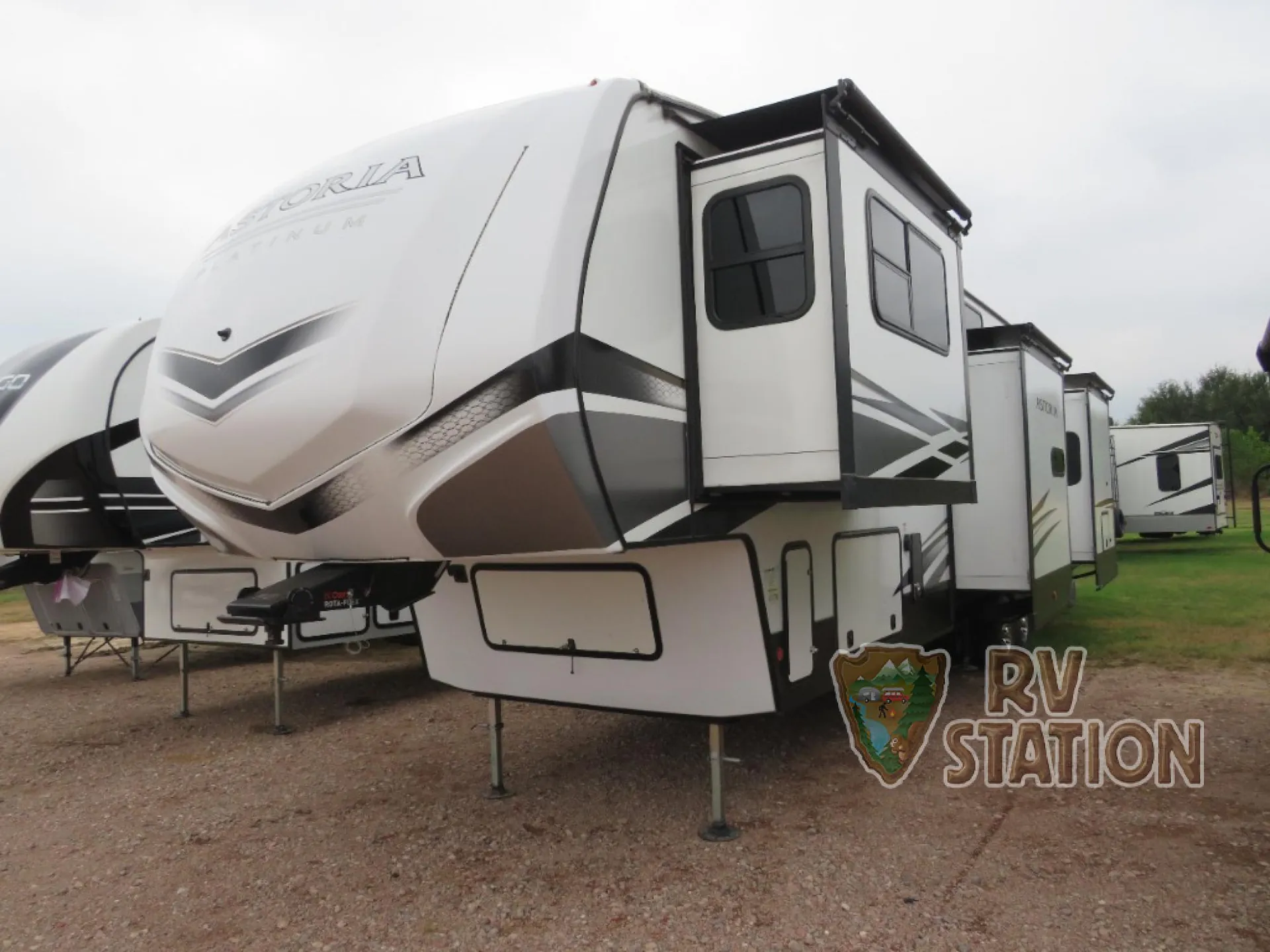 2023 Dutchmen Astoria 3803FLP - Photo 4