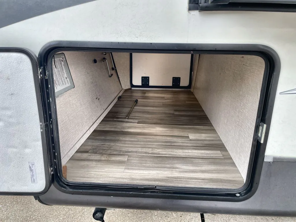 2021 Forest River Flagstaff Super Lite 27BHWS — Photo 7
