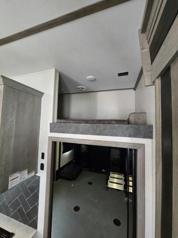 2021 Keystone Raptor 423, Photos photo 8