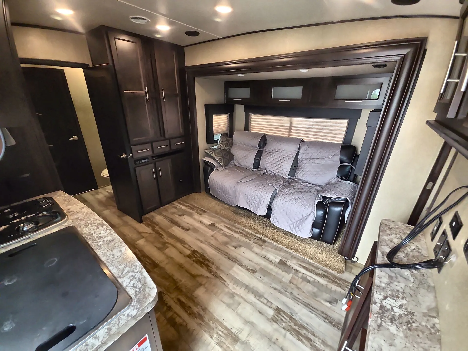 2016 Forest River XLR Hyperlite 29HFS — living area main