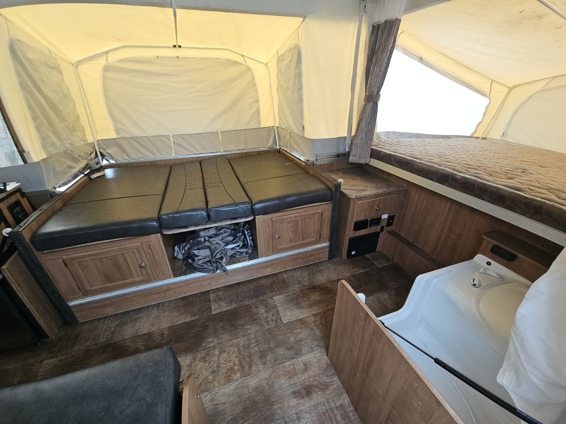 2018 Forest River Rockwood Premier 2516G — living area main