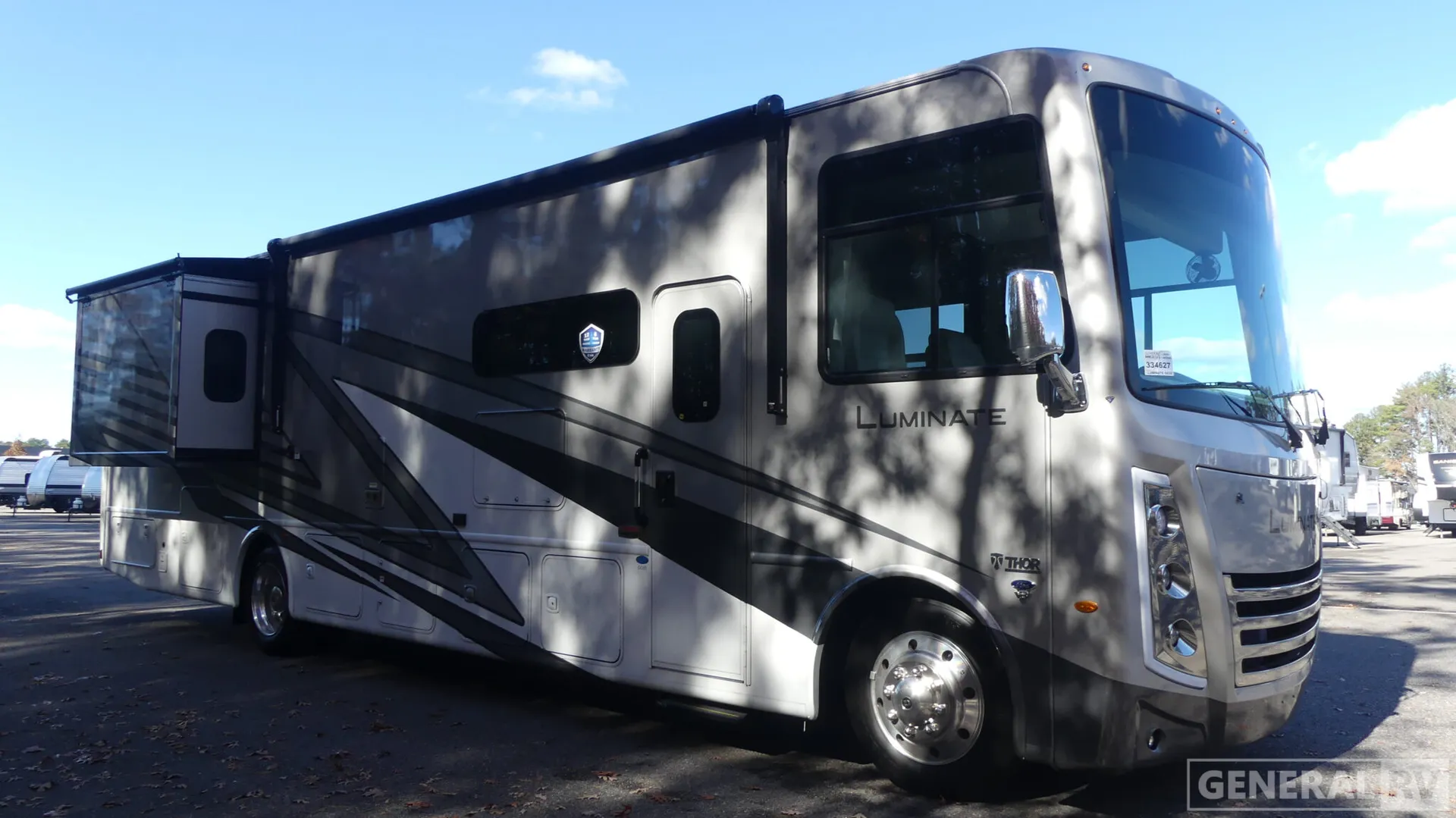 2026 Thor Motor Coach Luminate GG35 - Photo 2
