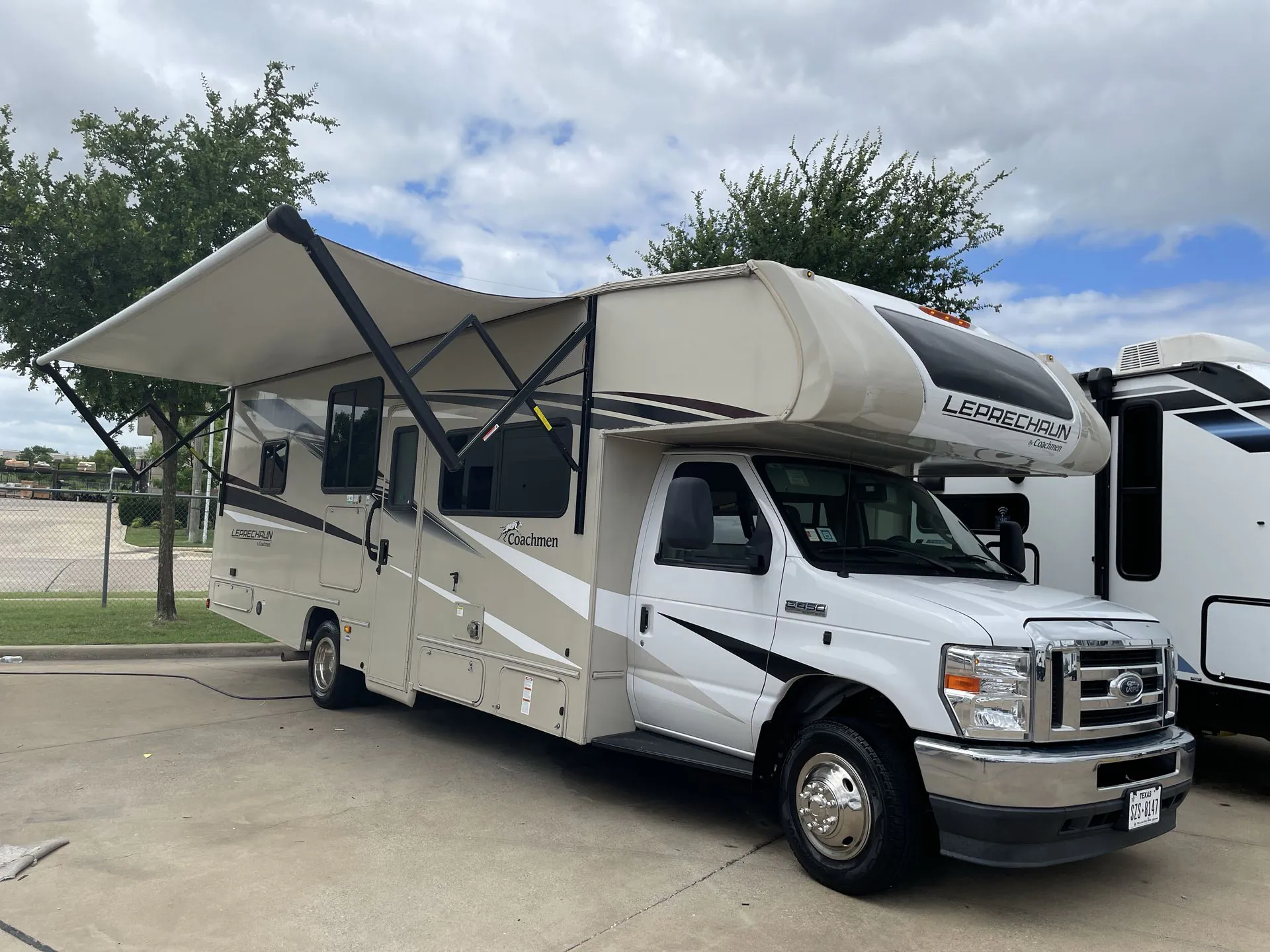 2023 Coachmen Leprechaun 298KB - Photo 2