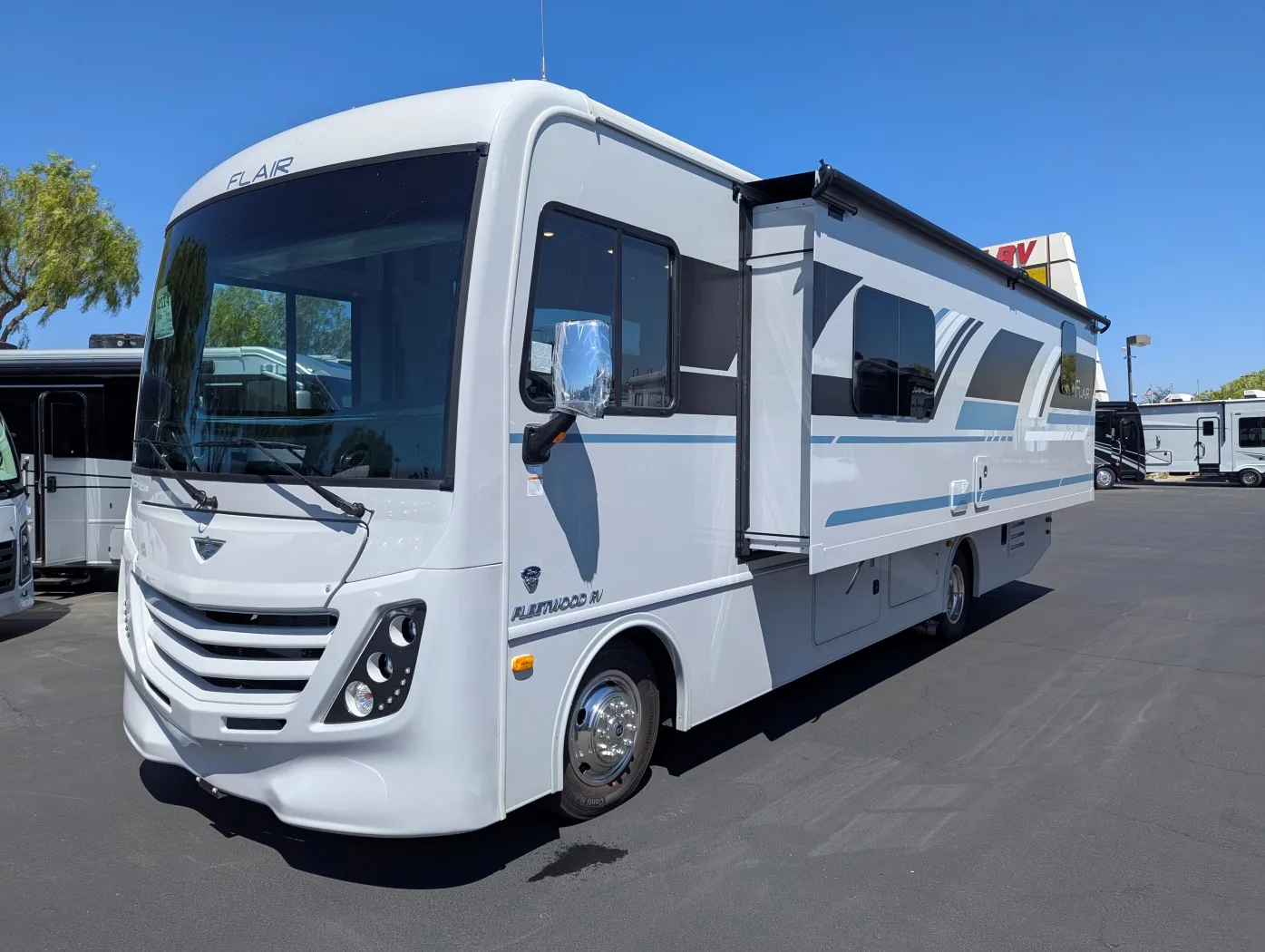 2026 Fleetwood Flair 29M - Photo 4