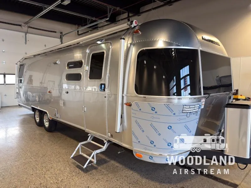 2026 Airstream Globetrotter 30RB - Photo 2