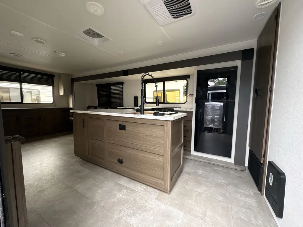 2027 Forest River Tracer 286RL, Photos photo 12