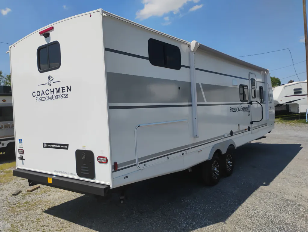2026 Coachmen Freedom Express Select 30SE, Photos photo 8
