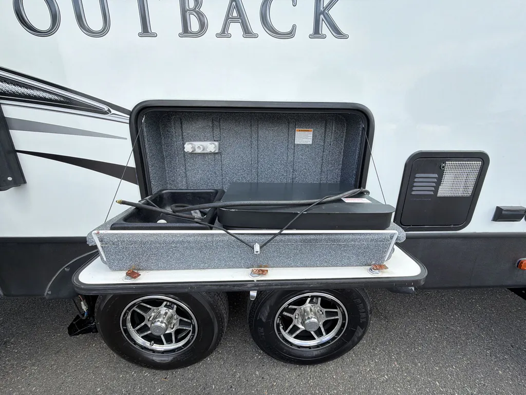 2018 Keystone Outback 298RE, Photos photo 10