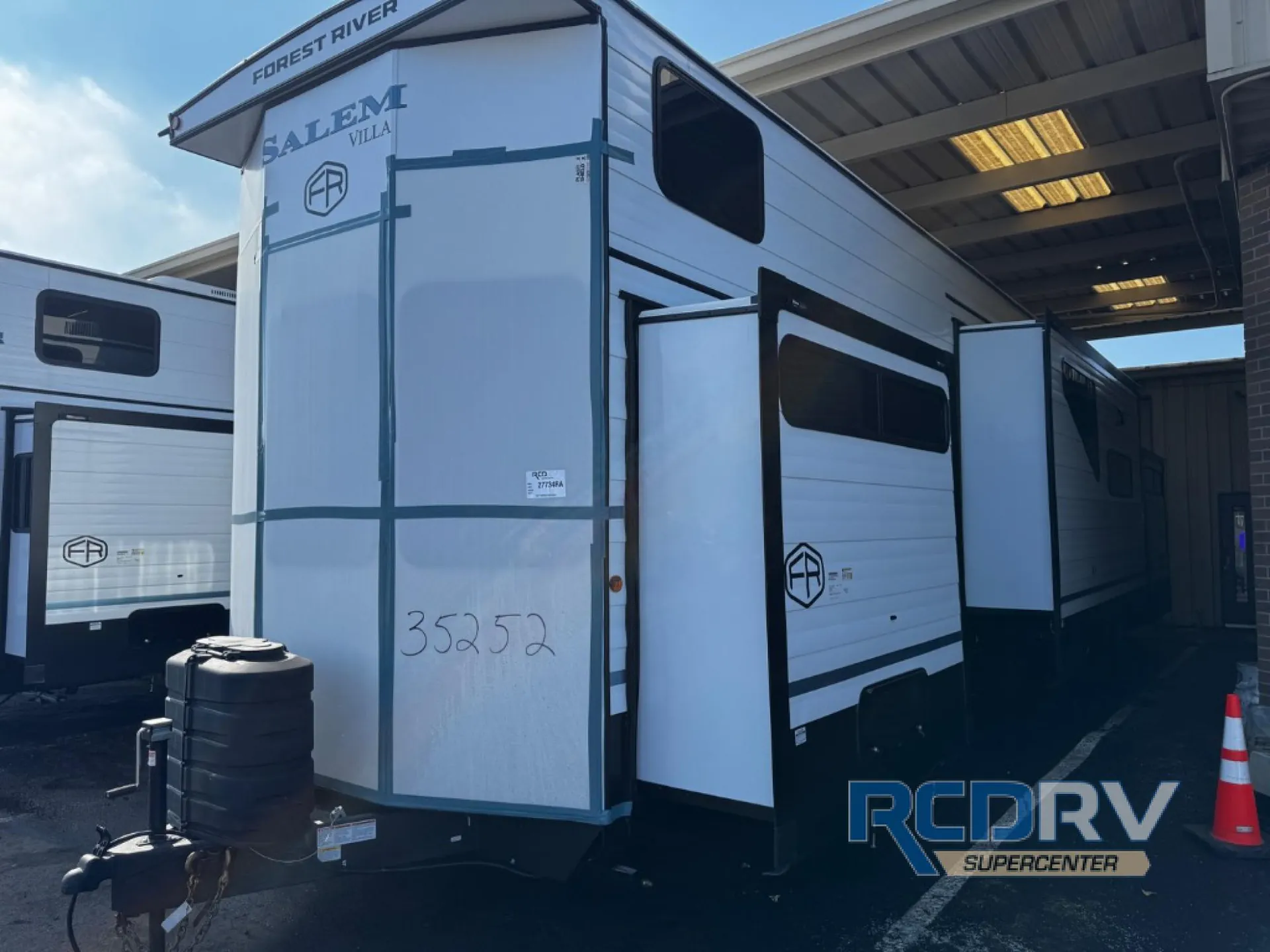 2026 Forest River Salem Villa Series 40ZZZ - Photo 3