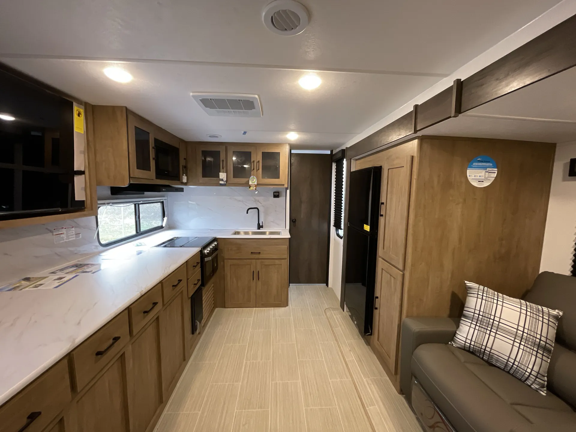 2024 Coachmen Freedom Express Ultra Lite 298FDS — living area main