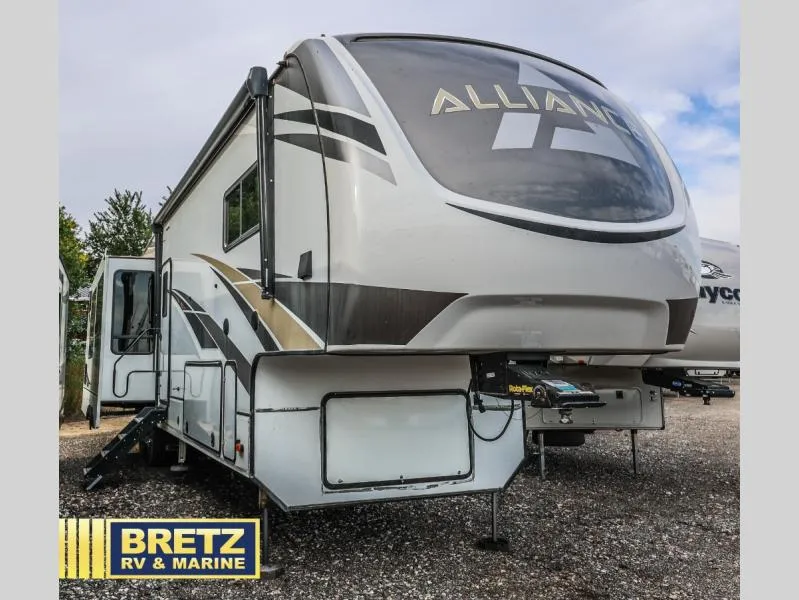 2021 Alliance RV Paradigm 372RK - Photo 2