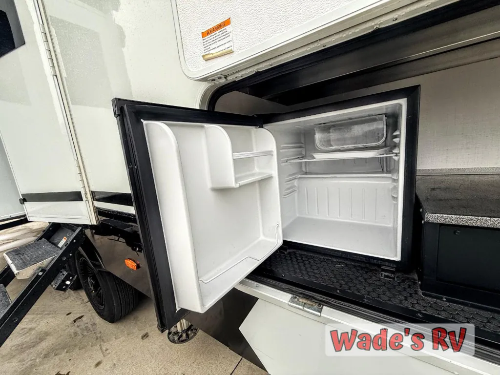 2025 Brinkley Model Z 3610, Photos photo 13