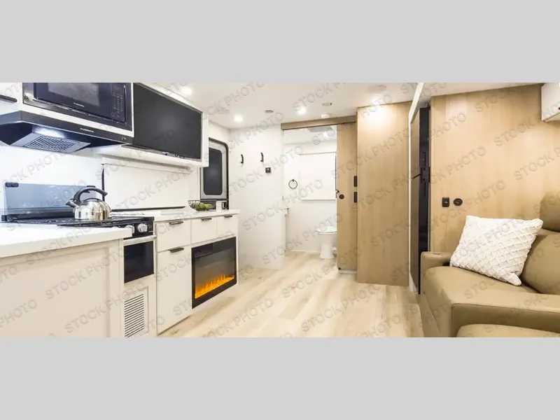 2026 Winnebago Thrive 22RBS - Photo 4