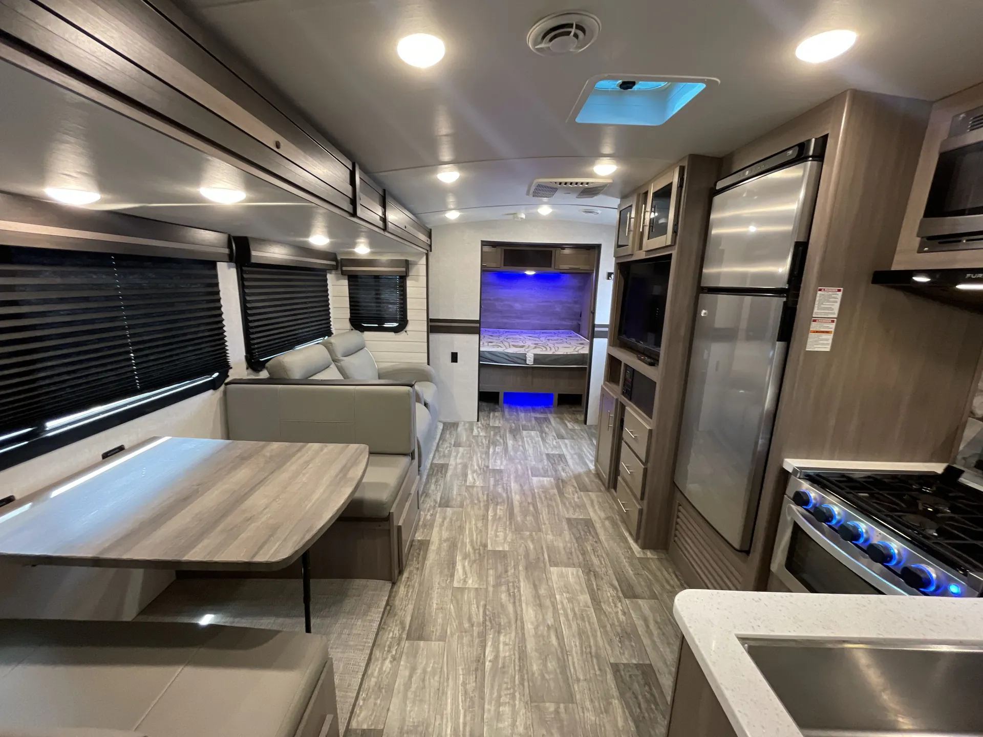 2022 CrossRoads Sunset Trail 253RB — living area main