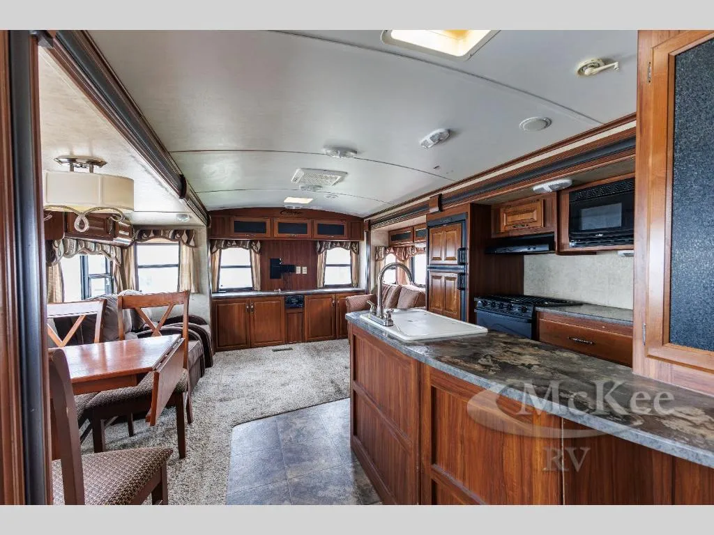 2013 Keystone RV Cougar Half-Ton Series 32RESWE - Photo 2