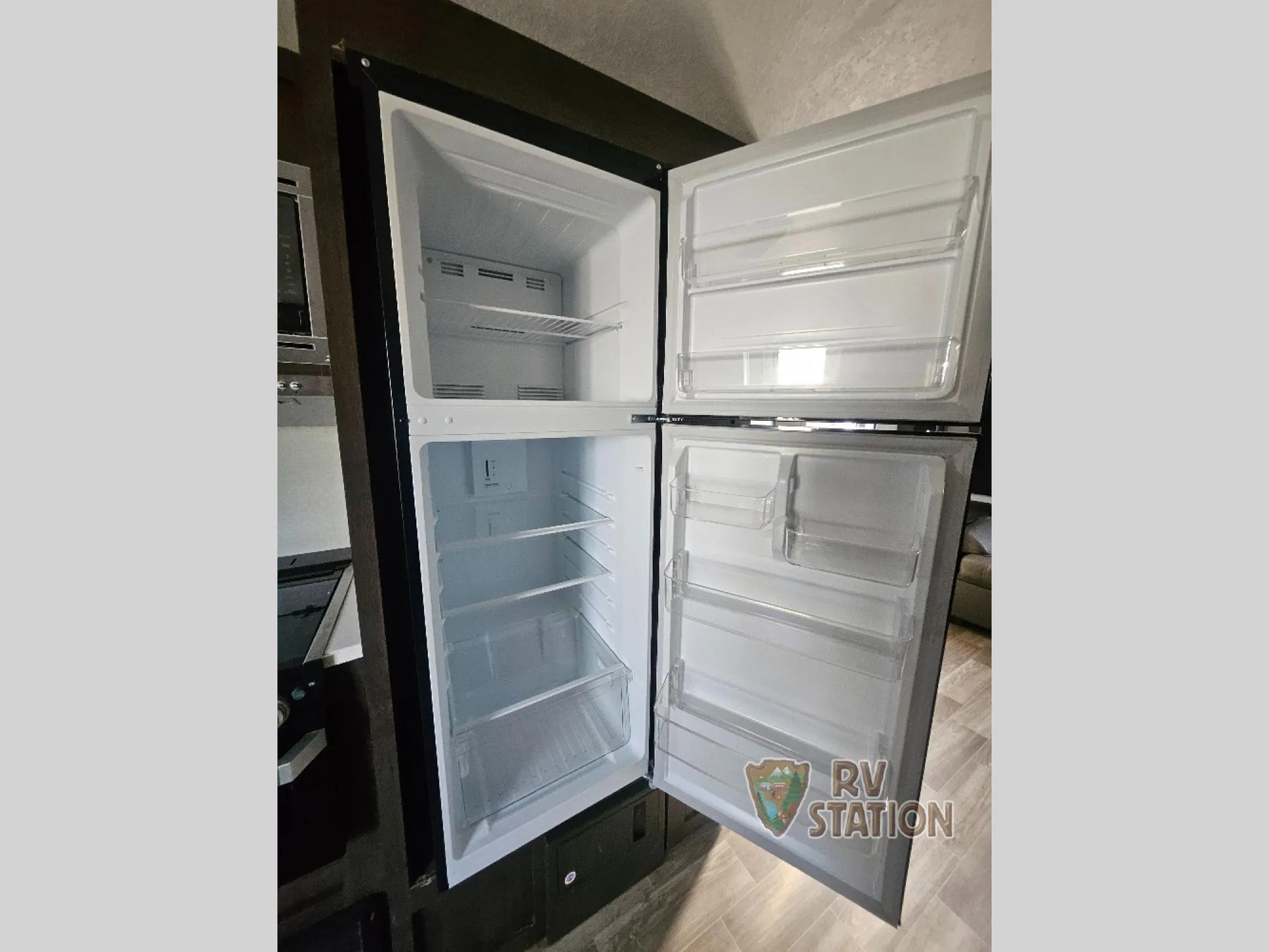 2019 Forest River Wildwood 28RLSS - Photo 3