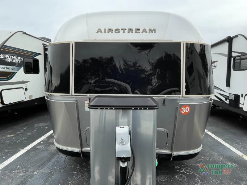 2019 Airstream Classic 33QB - Photo 2