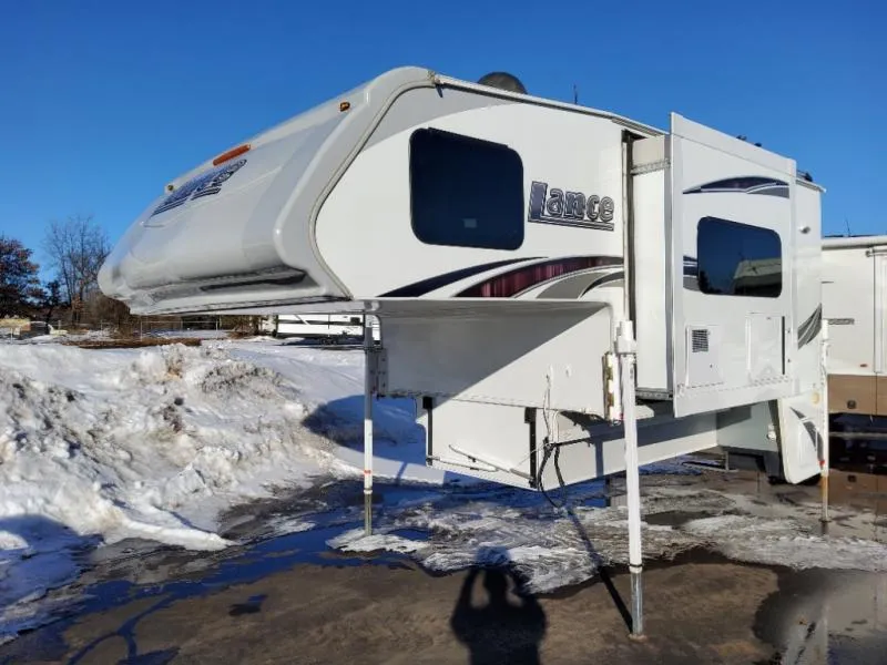 2020 Lance Lance Truck Campers Used    1062 - Photo 4