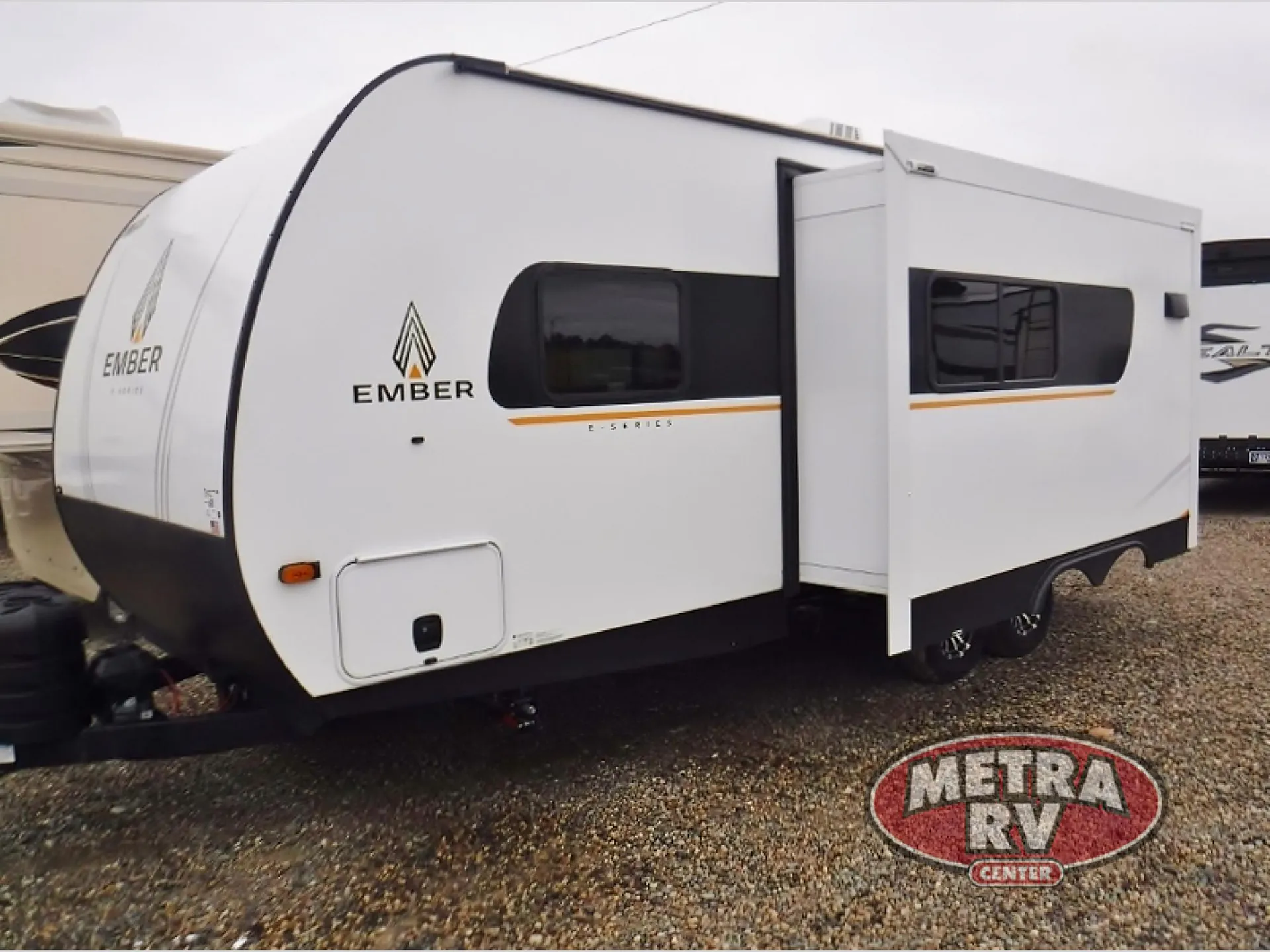 2024 Ember RV E-Series 22MLQ - Photo 3
