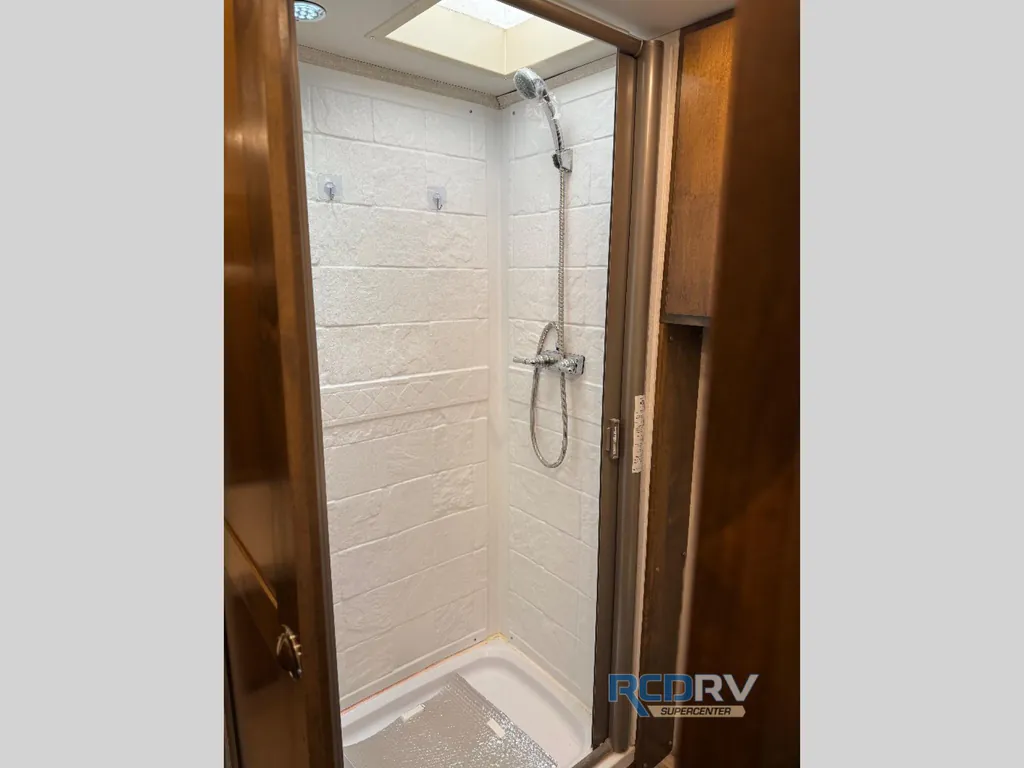 2019 Tiffin Wayfarer 25 QW, Photos photo 12