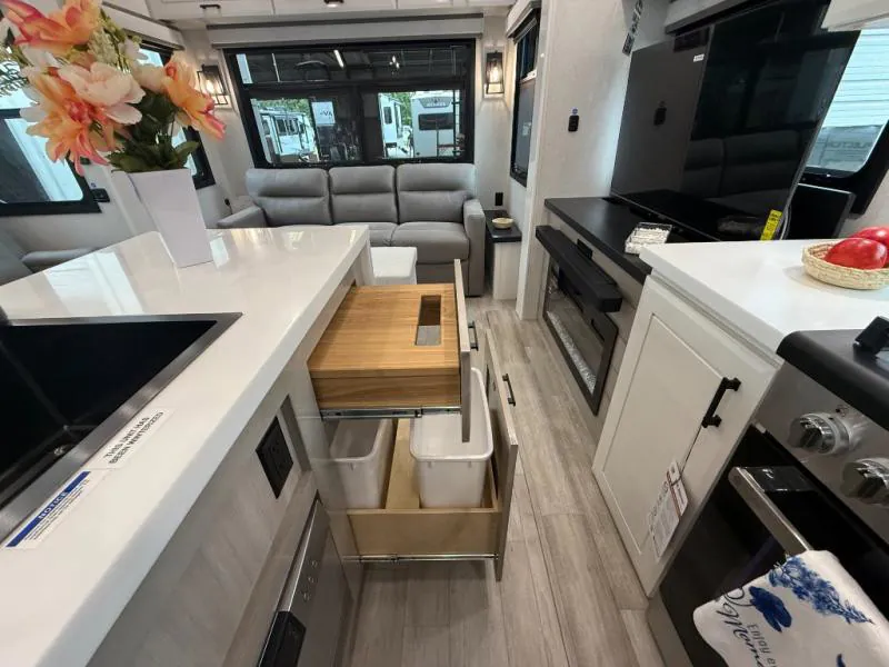 2026 Jayco Pinnacle 36FBTS, Photos photo 14