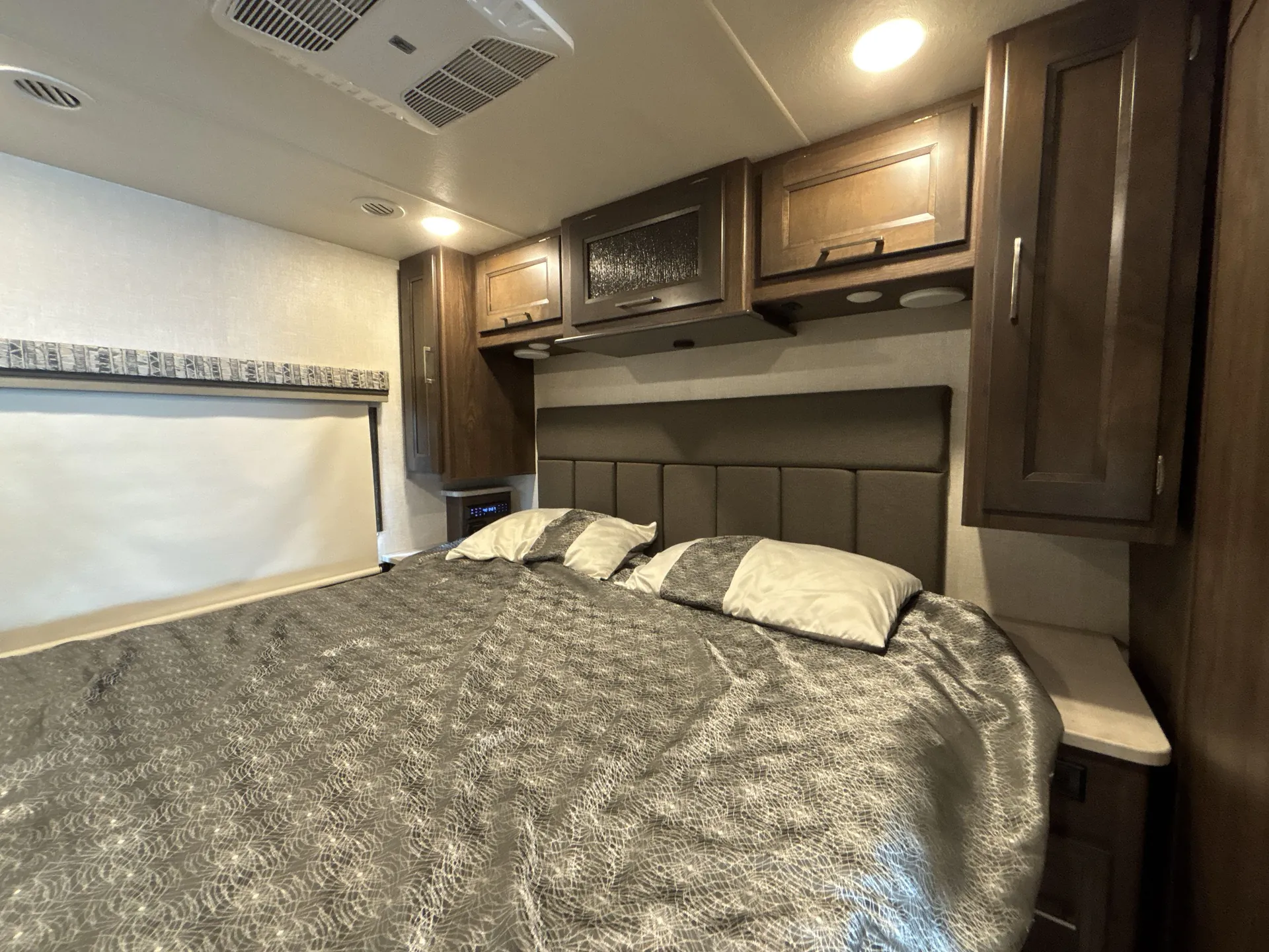 2020 Coachmen Mirada 35OS — living area main