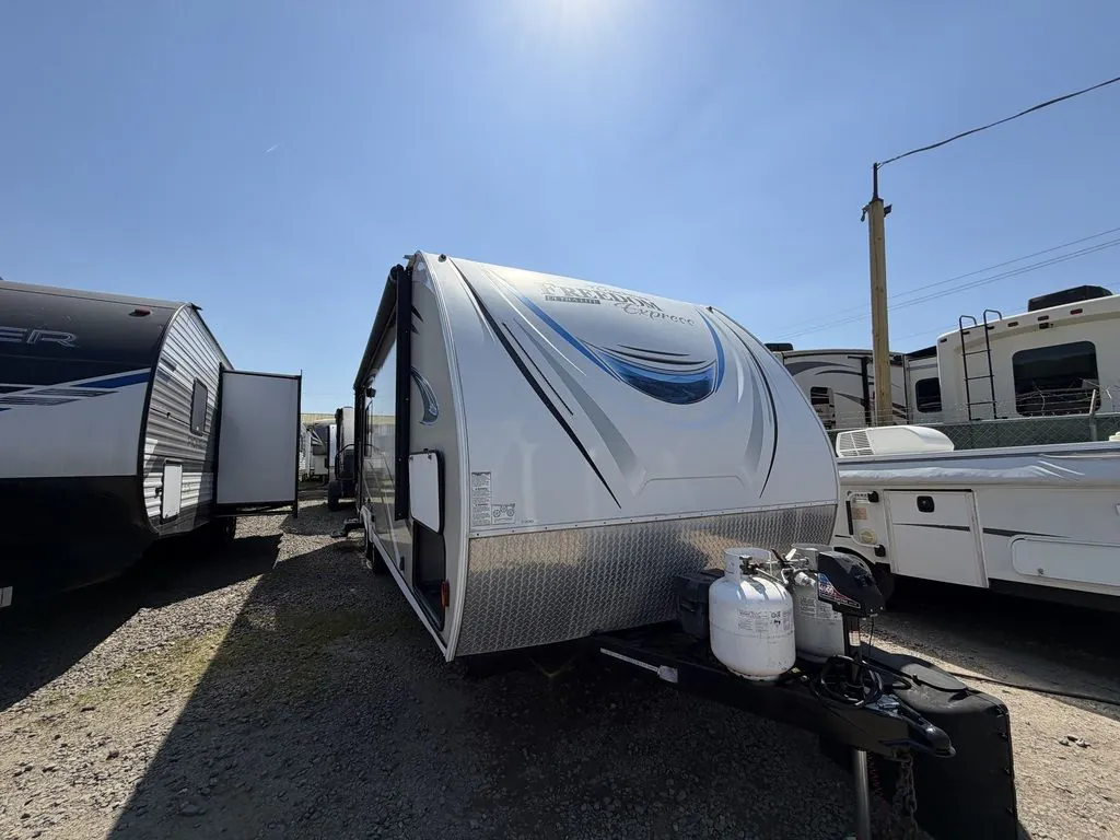 2018 Coachmen Freedom Express 246RKS - Photo 4