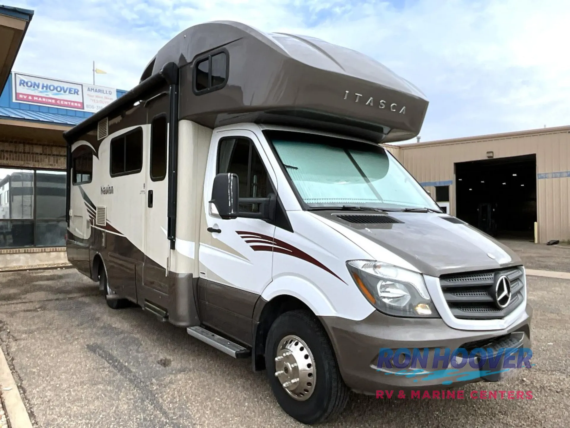 2016 Winnebago Navion 24D - Photo 2