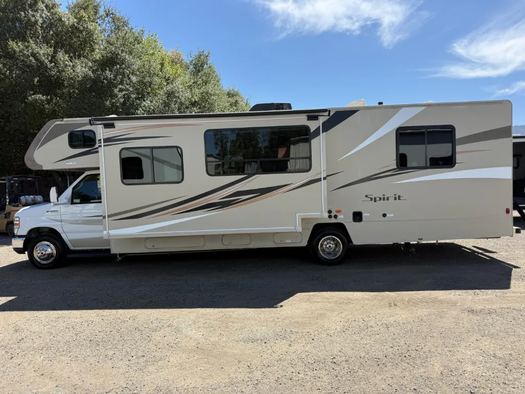 2017 Winnebago Spirit 31K - Photo 4