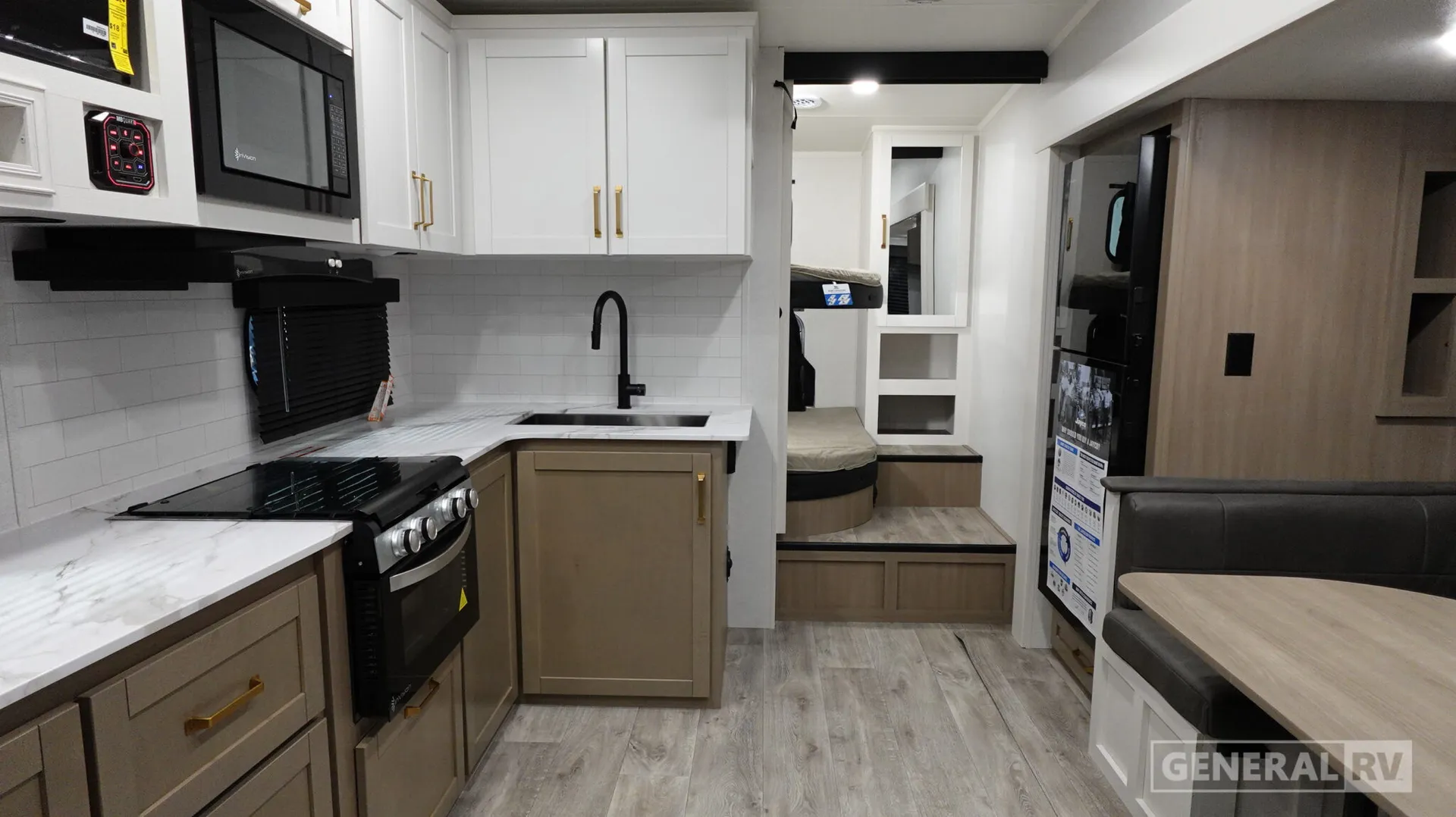 2027 Jayco Eagle SLE 28BHU - Photo 3