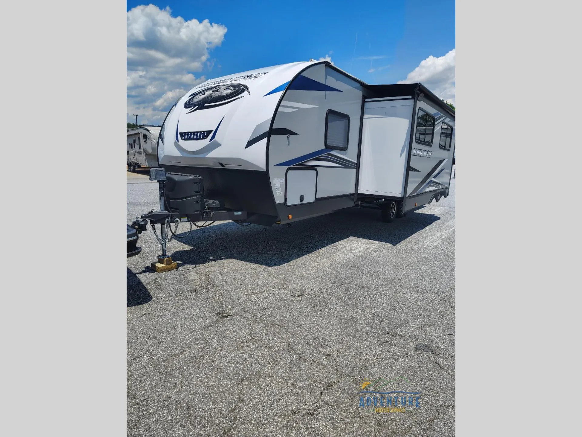 2022 Forest River Cherokee Alpha Wolf 26DBH - Photo 2