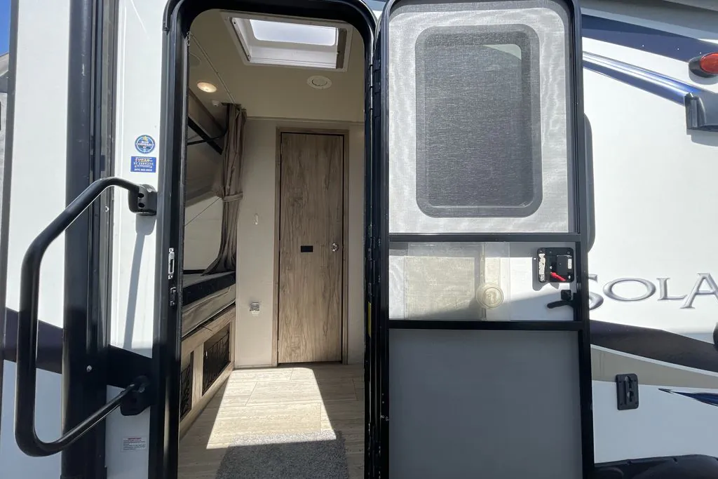 2018 Palomino Solaire 258RBSS - Photo 2