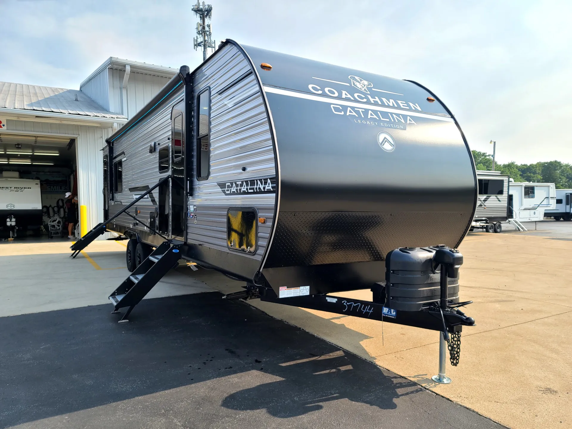 2027 Coachmen Catalina Legacy Edition 333DBDSCK