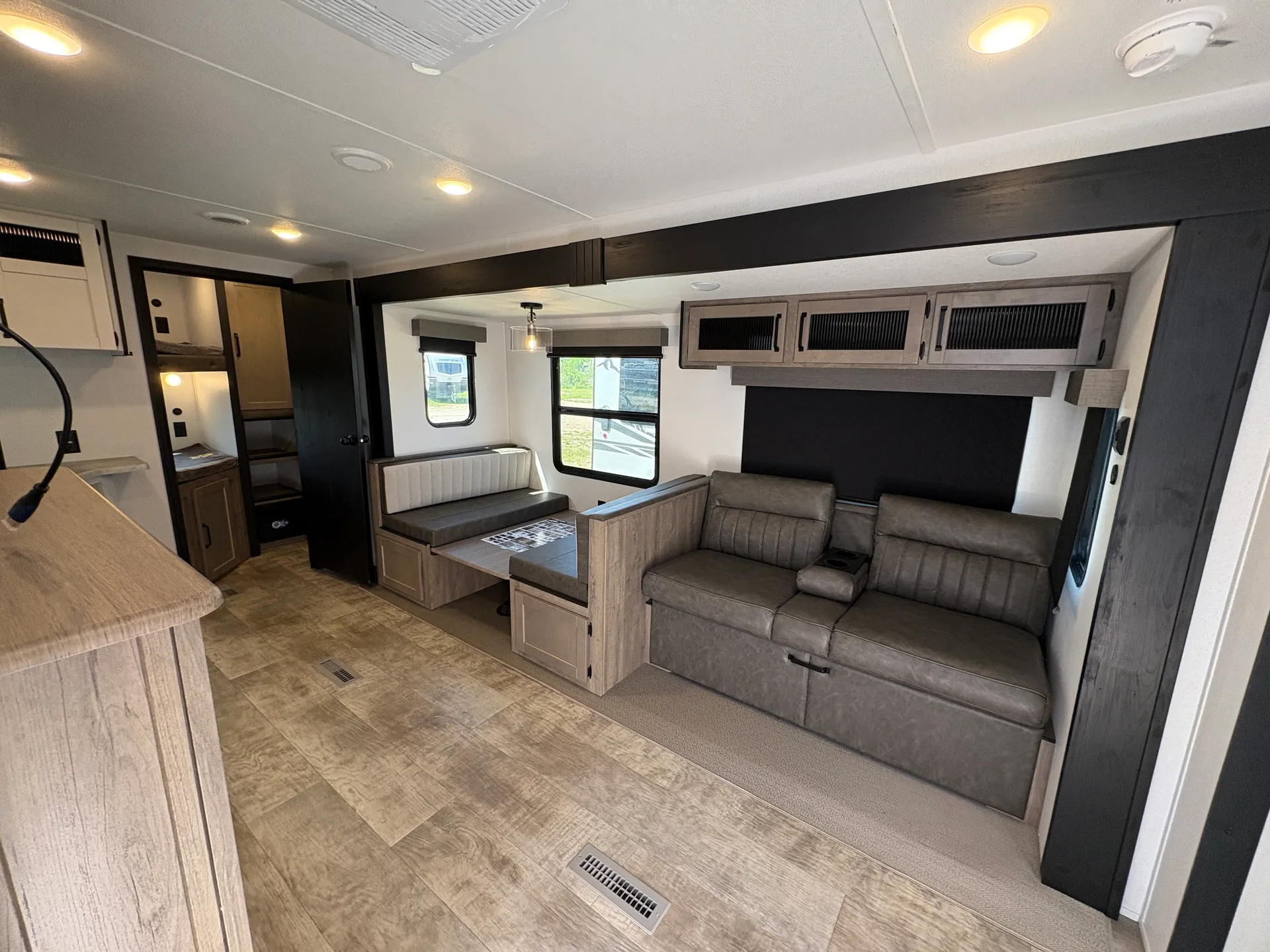 2025 Palomino Puma 28BHFQ - Photo 4