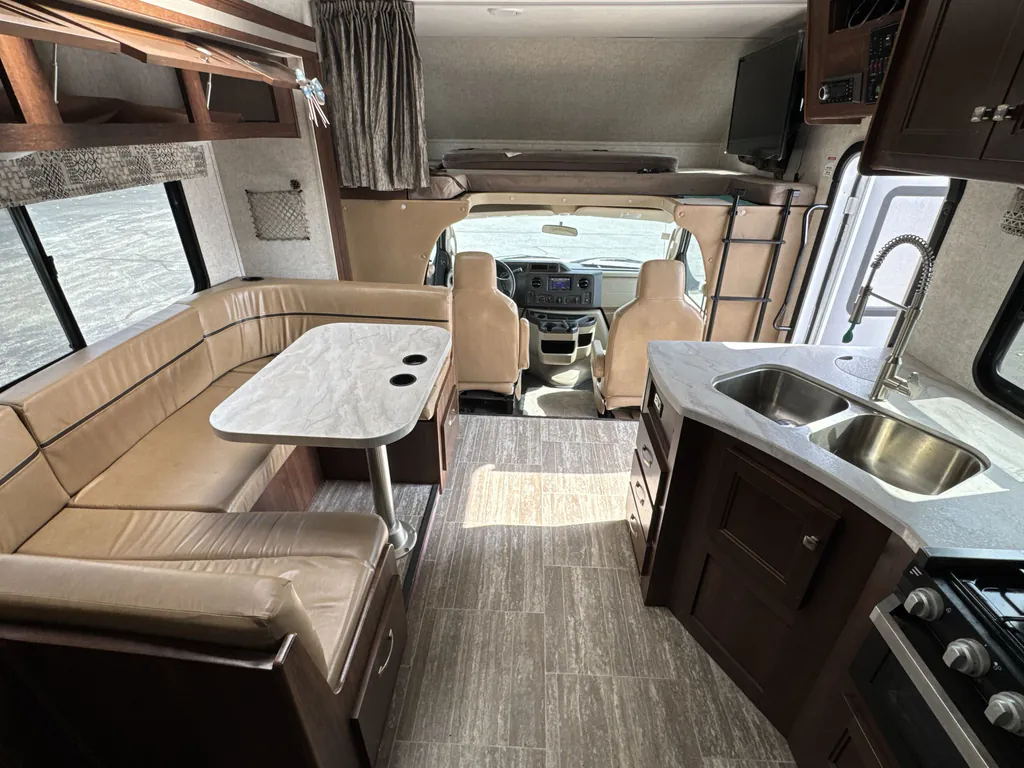 2018 Forest River Sunseeker 2420MS, Photos photo 3